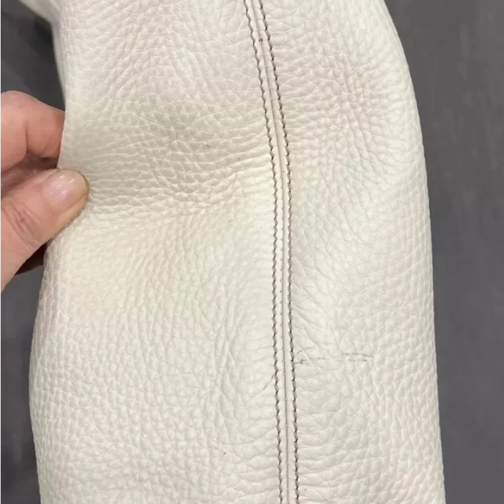 Gucci Leather Soho Large Interlocking GG Logo Hobo Bag In Ivory - Picture 5 of 11